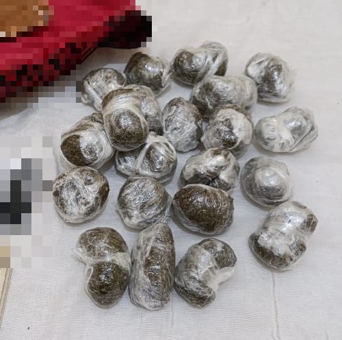 Foto 2 de 2 — Avô é flagrado com drogas na Penitenciária de Araraquara
